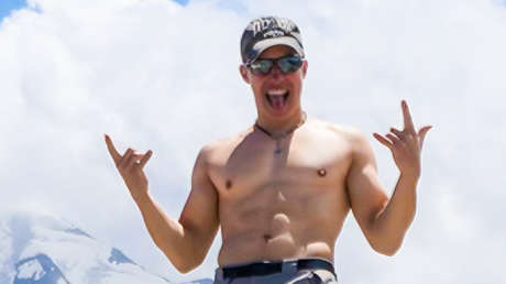 Alpinista desaparece en las montañas en Rusia tras dejar esperando a su esposa embarazada