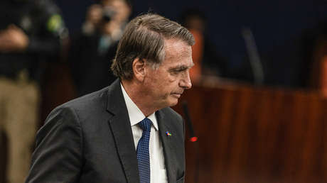 Bolsonaro dice que intentó quemar su tobillera electrónica por "paranoia"