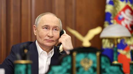 Putin mantiene una conversación telefónica con Erdogan en medio de discusiones sobre plan de paz