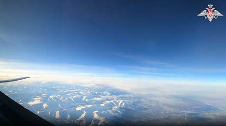 VIDEO: Bombarderos estratégicos rusos realizan vuelo de 11 horas sobre el Ártico