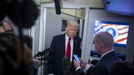 VIDEO: El simple pero efectivo gesto de Trump para ilustrar la ventaja rusa en el conflicto ucraniano