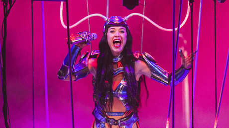 Katy Perry exige 5 millones de dólares a un veterano de edad avanzada que lucha por su vida