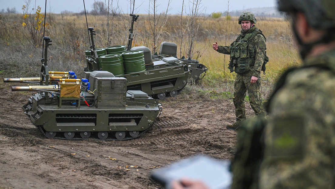 FOTO, VIDEOS: El mensajero salvavidas robótico ruso que irrumpe en el campo de batalla