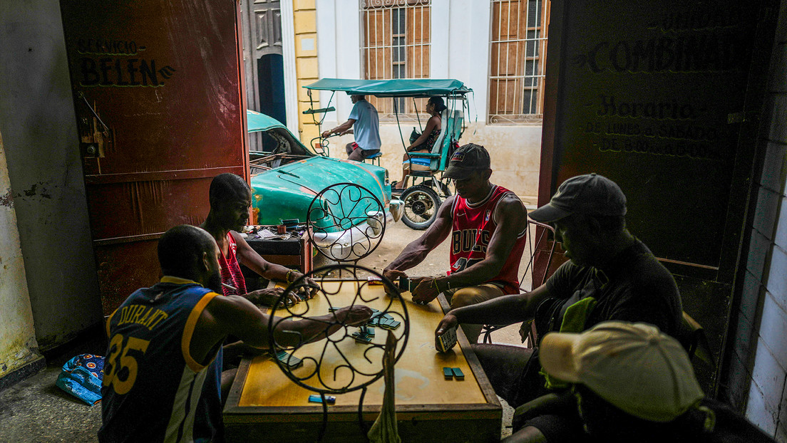 Cuba sufre una "desconexión" que deja sin servicio eléctrico a la zona occidental