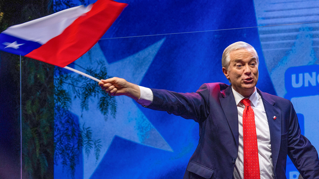 Kast amenaza a migrantes: Les quedan 98 días para tomar sus cosas y salir de Chile