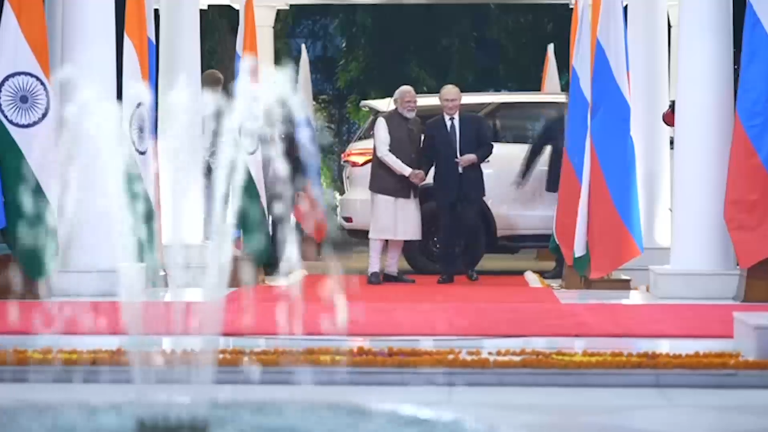 Modi y Putin hablan en formato informal en la residencia del primer ministro indio