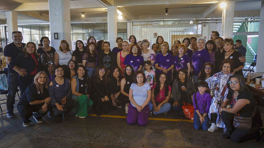 La curiosa brigada que le da un "apapacho estético" a mujeres víctimas de violencias