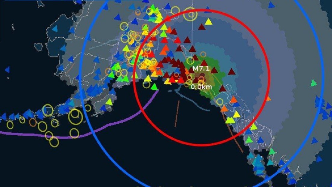 Potente sismo de magnitud 7,0 sacude Alaska