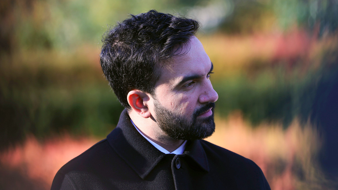 ¿'Efecto Mamdani'?: lanzan 'club socialista' con carteles de Marx en Nueva Jersey