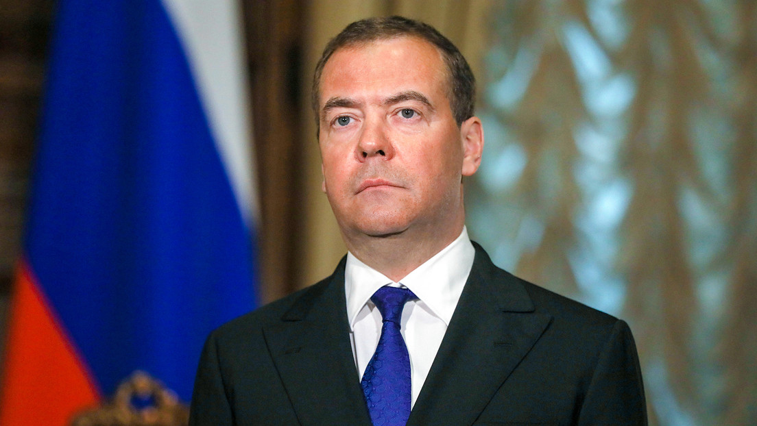 Medvédev sobre el plan de Seguridad de EE.UU.: "Se dieron cuenta de que jugar a ser superhéroes solos es muy caro"