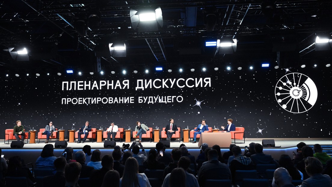 Aceptan ensayos para el Diálogo Abierto sobre el futuro de la economía mundial en Moscú