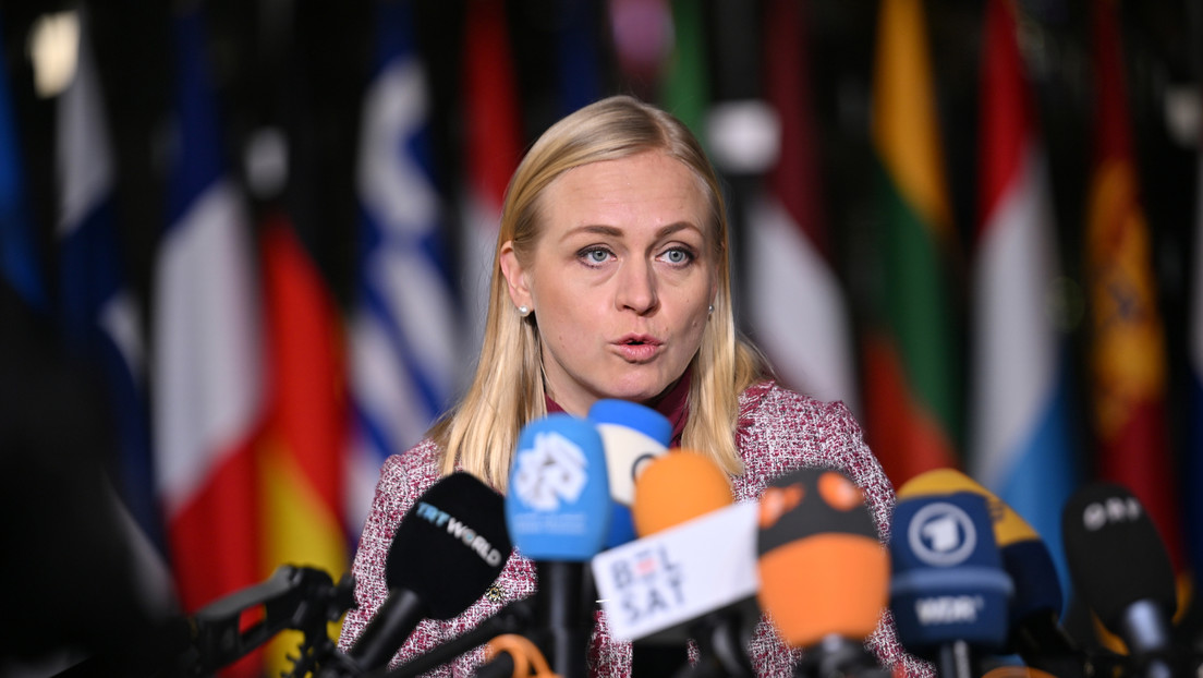 Zajárova tilda de "ignorante" a ministra de Exteriores europea por 'olvidar' la invasión nazi a la URSS