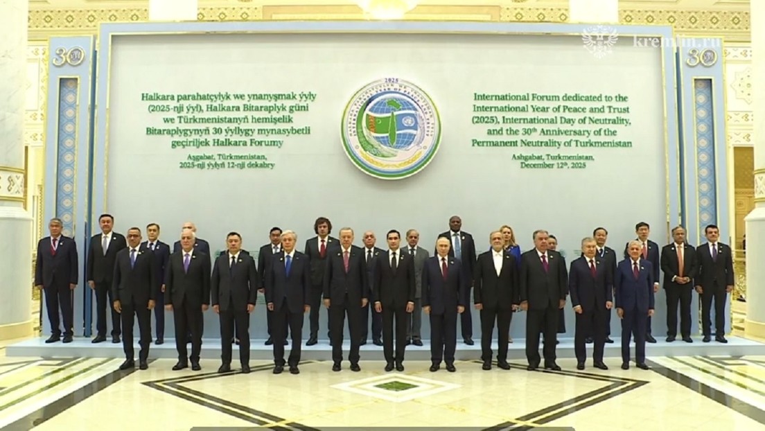 VIDEO: Líderes mundiales se hacen foto conjunta en un gran foro en Turkmenistán