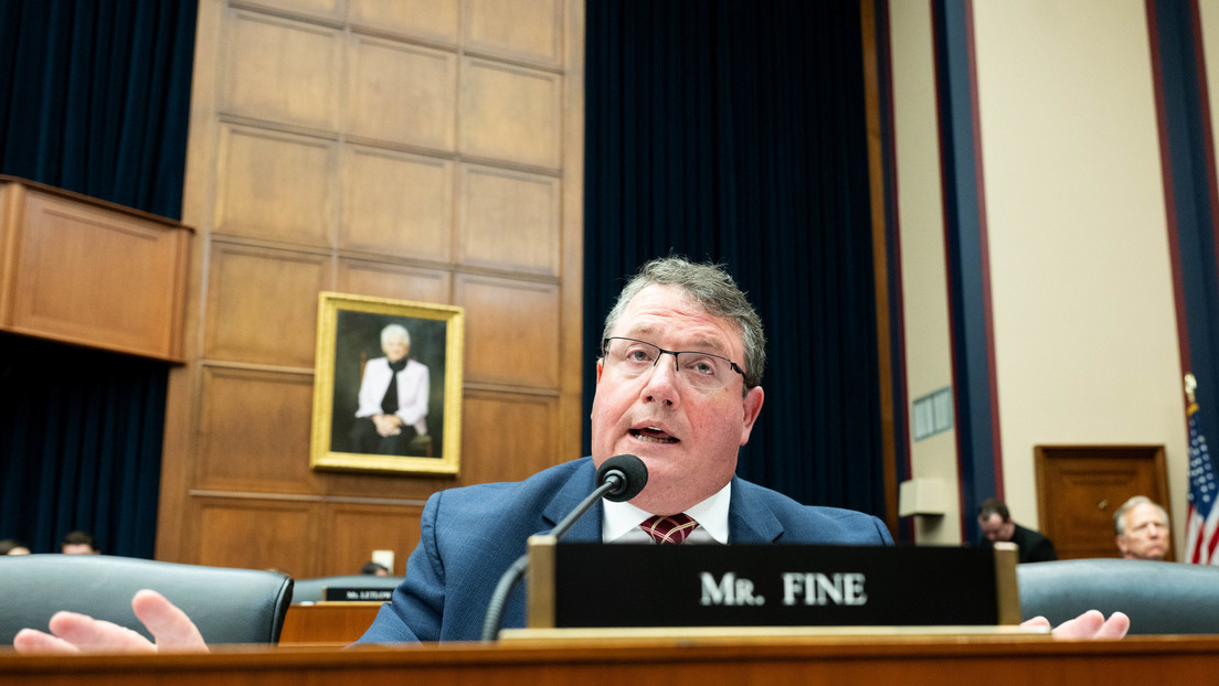 Congresista estadounidense aboga por la "destrucción" de los musulmanes