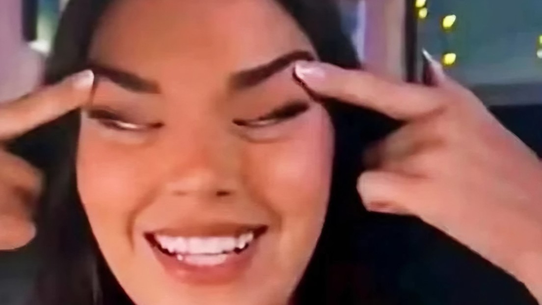 Retiran el título a Miss Finlandia por una foto con un gesto racista