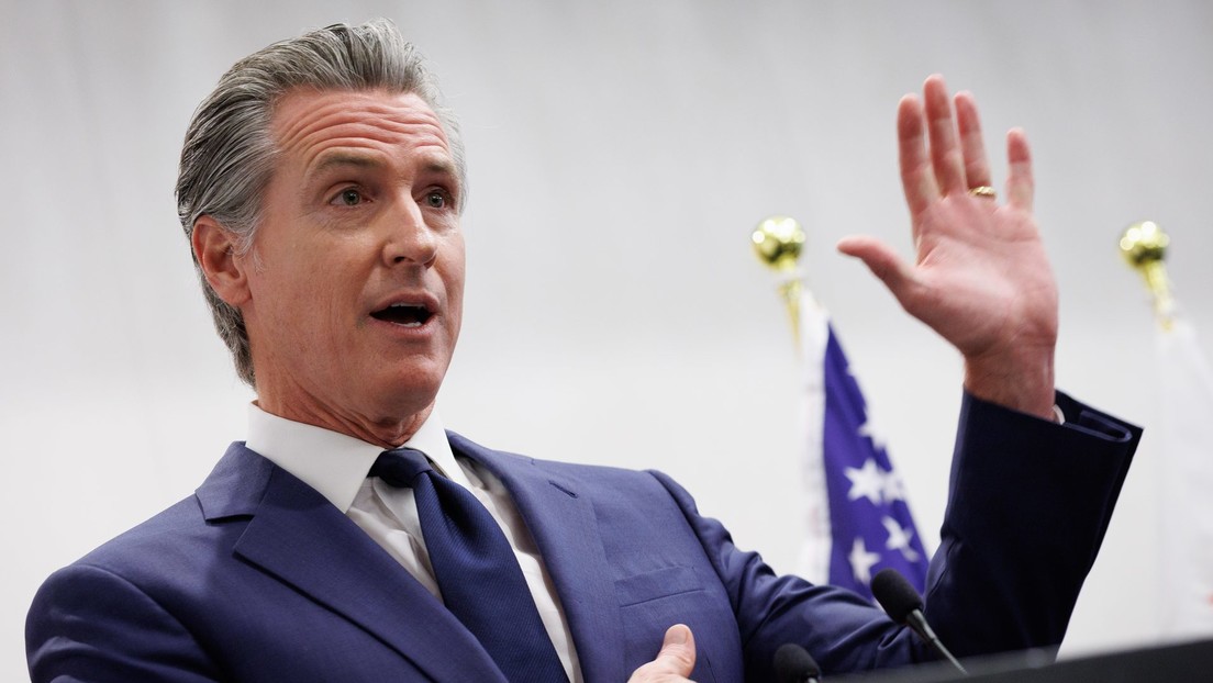 Nicki Minaj predice el fin de la carrera de Gavin Newsom, quien dijo que quiere "ver niños trans"