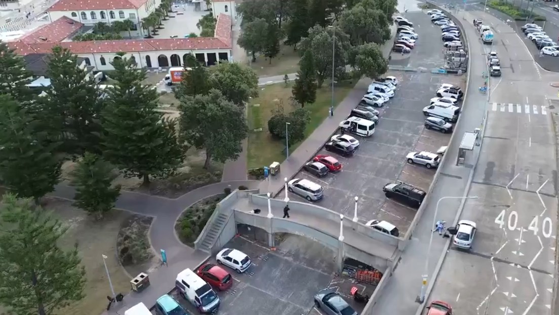 FUERTE VIDEO: Imágenes áreas de los atacantes disparando en el tiroteo en una playa en Australia
