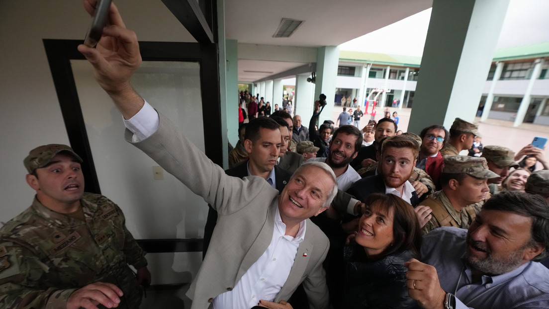 José Antonio Kast lidera las presidenciales en Chile, según los primeros conteos