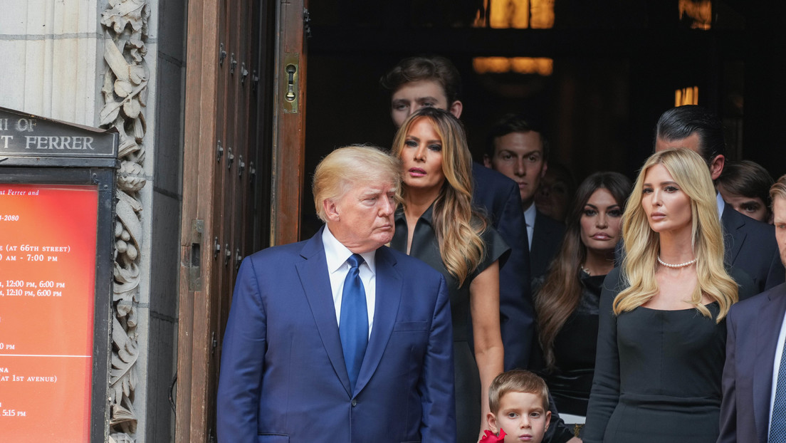 Trump: "¡Te pareces mucho a Ivanka! Es un gran cumplido"