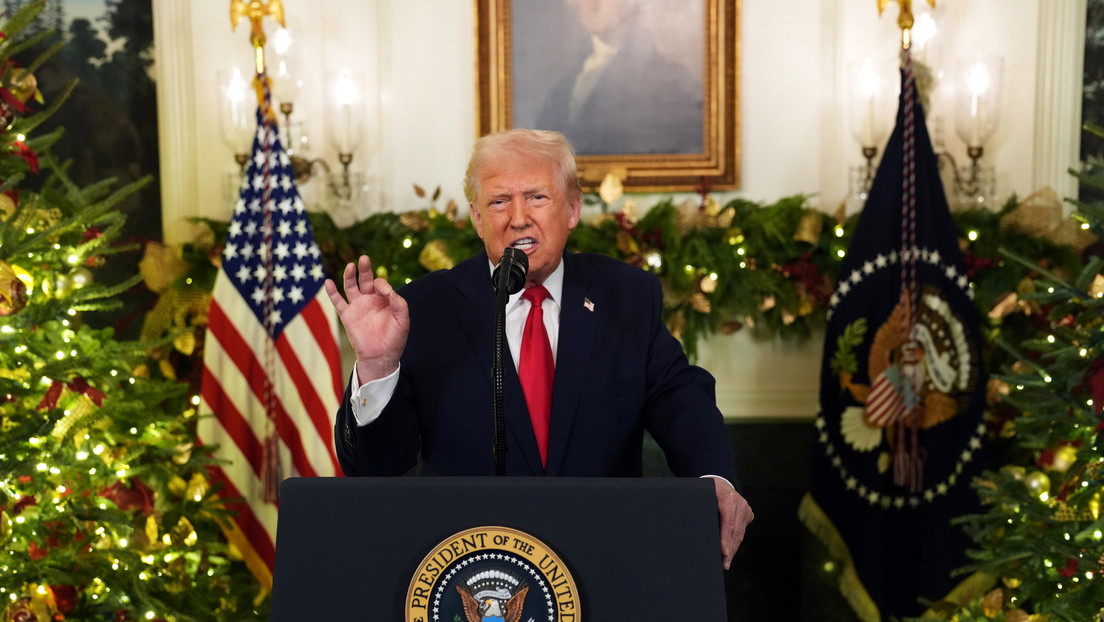 "Feliz Navidad a todos, incluidos los terroristas muertos":  Trump anuncia ataques aéreos en un país africano