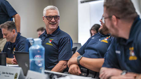 Actor que interpretó a policías durante décadas decide convertirse en uno a los 65 años