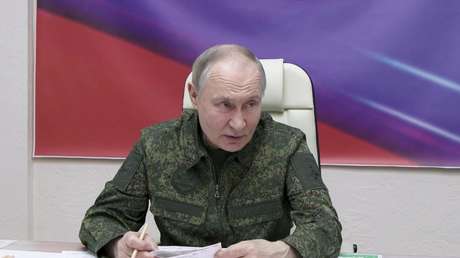 Putin visita un puesto de mando militar y es informado sobre la liberación de dos ciudades