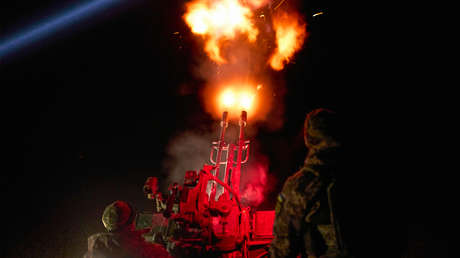 Inteligencia: La defensa aérea móvil y los F-16 de Kiev no logran interceptar objetivos rusos