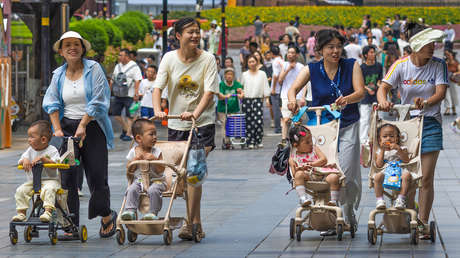 China sube el impuesto a los condones en medio de su crisis demográfica