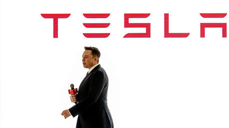 "Ridículamente sobrevalorada": inversor que predijo la crisis de 2008 arremete contra Tesla