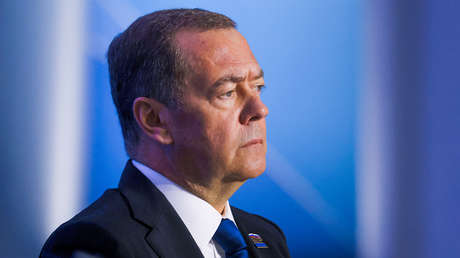 "Dos repugnantes ladronas rusófobas": Medvédev arremete contra las autoridades de la UE