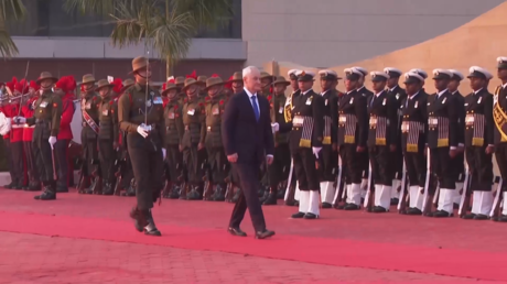 Así reciben al ministro de Defensa ruso en la India (VIDEO)