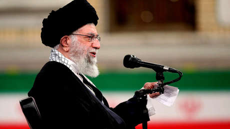 "Una flor debe ser cuidada y protegida": líder supremo de Irán carga contra la versión de Occidente de la mujer