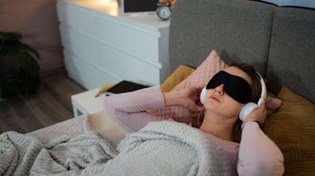 Su posición favorita para dormir podría estar dañando su salud sin que lo note