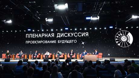 Aceptan ensayos para el Diálogo Abierto sobre el futuro de la economía mundial en Moscú