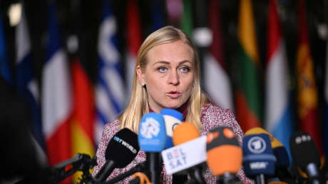 Zajárova tilda de "ignorante" a ministra de Exteriores europea por 'olvidar' la invasión nazi a la URSS