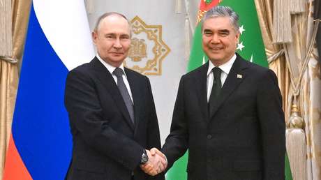 "¿Cómo puedo dormir cuando llegan tales invitados?": Putin es recibido por el líder de Turkmenistán de madrugada (VIDEO)