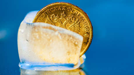 Zajárova comenta la decisión de la UE de congelar indefinidamente los activos rusos