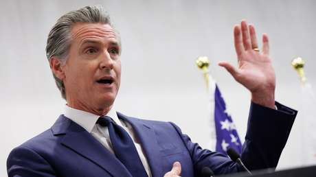 Nicki Minaj predice el fin de la carrera de Gavin Newsom, quien dijo que quiere "ver niños trans"