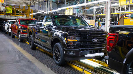 Ford "cambia de rumbo" ante una pérdida de miles de millones de dólares