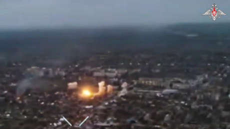 VIDEO: Lanzacohetes termobáricos rusos incineran defensas ucranianas