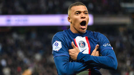 Condenan al PSG a pagar casi 72 millones de dólares a Mbappé