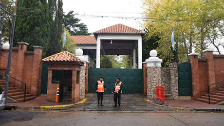 Hallan a un custodio muerto en la residencia de Milei