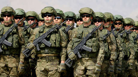 Putin: No existe en el mundo otro Ejército como el ruso