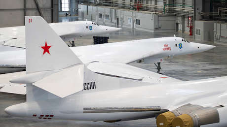 'Bellas pero espantosas': Rusia amplía su flota de 'Cisnes blancos' supersónicos Tu-160M