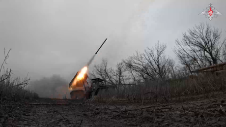 VIDEO: 'Lluvia de fuego' de lanzacohetes rusos elimina posiciones ucranianas en Donbass y Zaporozhie