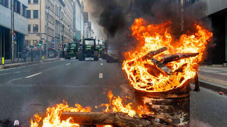 Gases lacrimógenos y enfrentamientos: agricultores protestan en Bruselas contra el Mercosur
