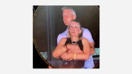 La mujer captada por la cámara de Coldplay con su jefe por fin rompe el silencio