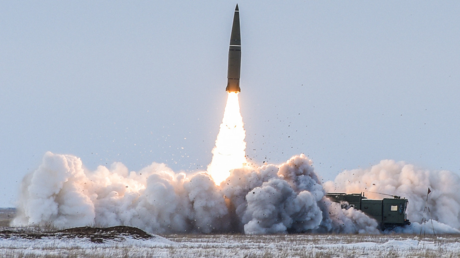 Impacto preciso ruso arrasa fábrica militar y convoyes de equipo bélico de Ucrania