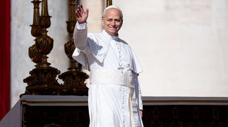 "Santo Padre, son las tres de la mañana": Revelan a qué se dedica León XIV por las noches