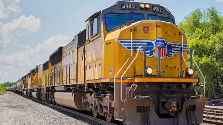 EE.UU. toma medidas enérgicas contra los conductores de trenes y camiones que no hablan inglés